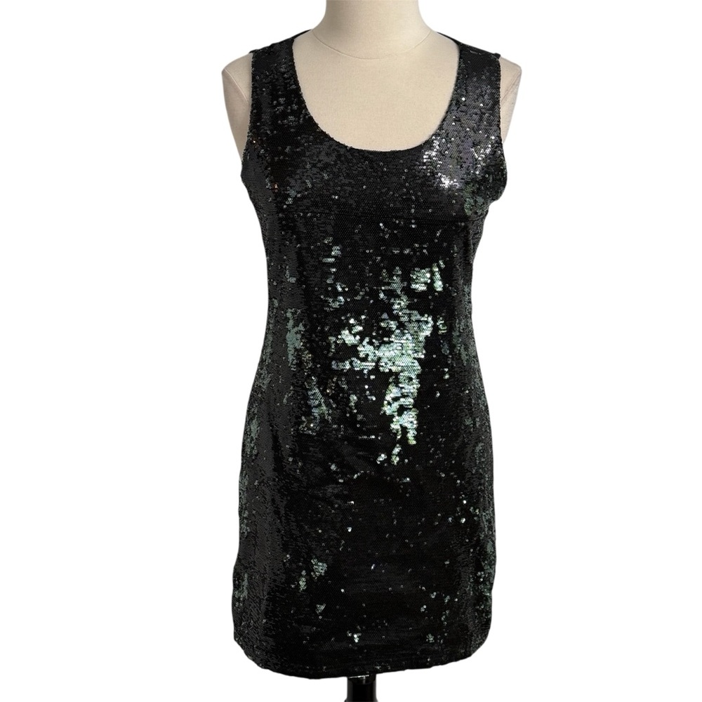 Ya L A Women's Fully Covered Sequin Mini Dress, Scoop Neck, Sleeveless,‎ Size L